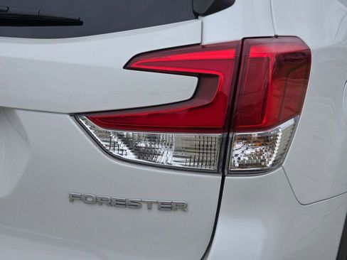 Used 2024 Subaru Forester Premium image 11