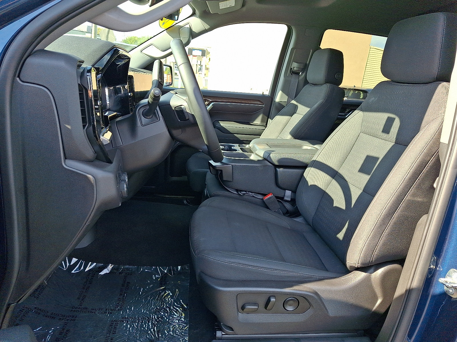 Used 2023 Chevrolet Silverado 1500 LT AWD/4WD image 16
