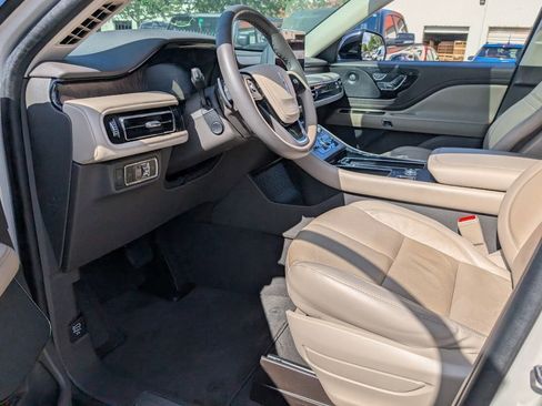 Certified 2023 Lincoln Aviator Reserve image 12