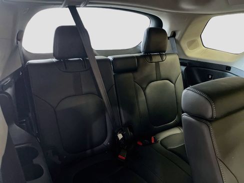 Used 2024 Honda Pilot Touring image 29