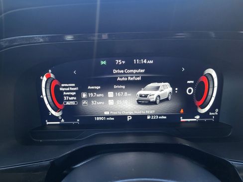 Used 2025 Nissan Pathfinder Platinum w/ Cargo Package image 17