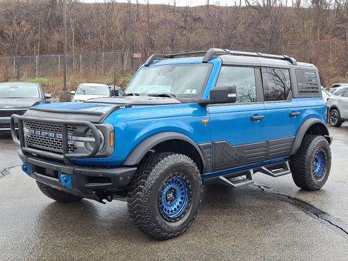 Used 2023 Ford Bronco Badlands image 3