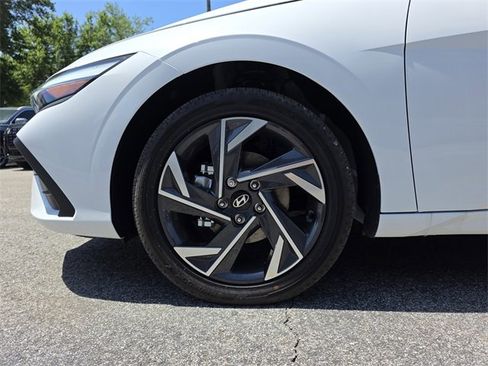 New 2025 Hyundai Elantra SEL w/ Cargo Package image 30