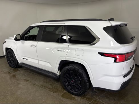 Used 2025 Toyota Sequoia SR5 image 18