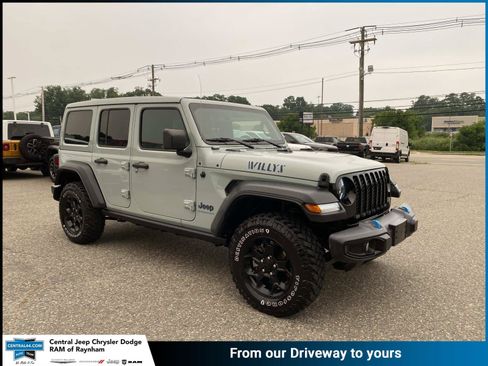 Used 2023 Jeep Wrangler Unlimited w/ Sun & Screen Package AWD/4WD image 1