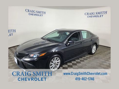 Used 2023 Toyota Camry SE FWD image 1