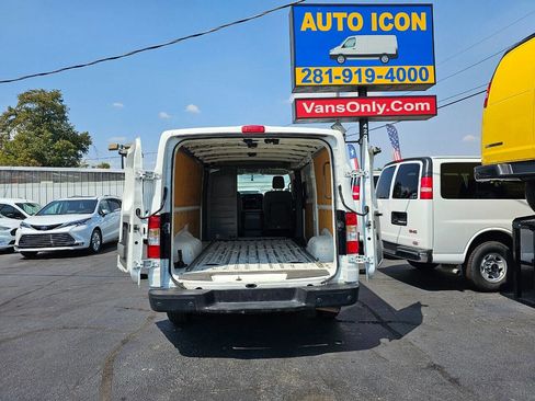 Used 2018 Nissan NV 2500 SV image 12