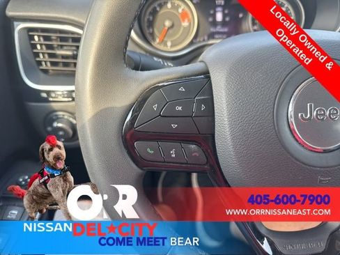 Used 2023 Jeep Cherokee Altitude Lux image 16