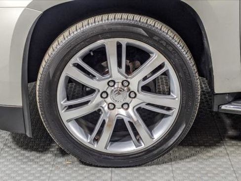 Used 2017 Cadillac Escalade ESV Luxury image 36