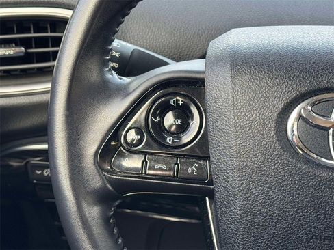 Used 2022 Toyota Prius Prime XLE image 32