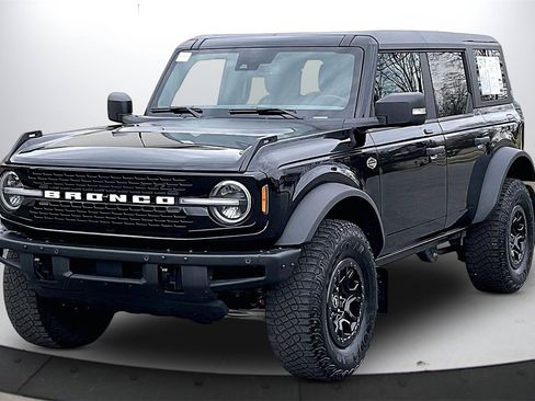 Used 2023 Ford Bronco Wildtrak image 4