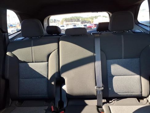 Used 2025 GMC Acadia Elevation image 14