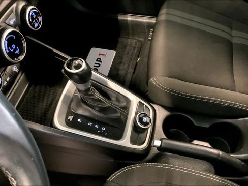Certified 2025 Hyundai Venue SEL FWD image 16