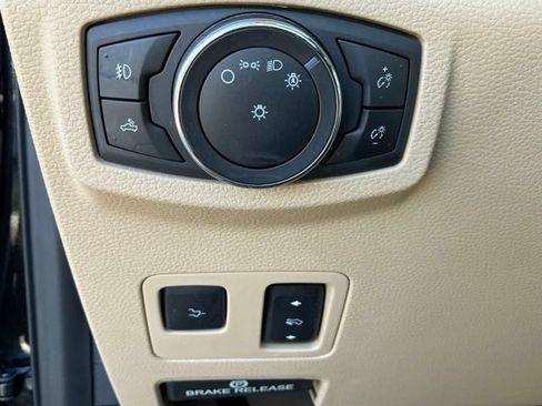 Used 2021 Ford F250 Lariat w/ Lariat Ultimate Package AWD/4WD image 32