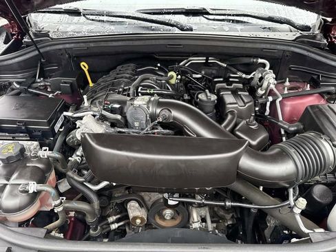 Used 2024 Dodge Durango GT AWD/4WD image 16