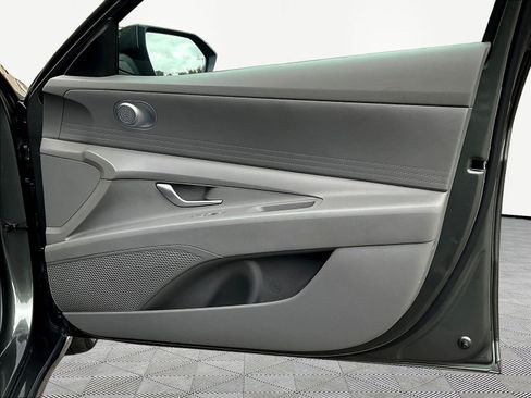Certified 2024 Hyundai Elantra SE FWD image 27