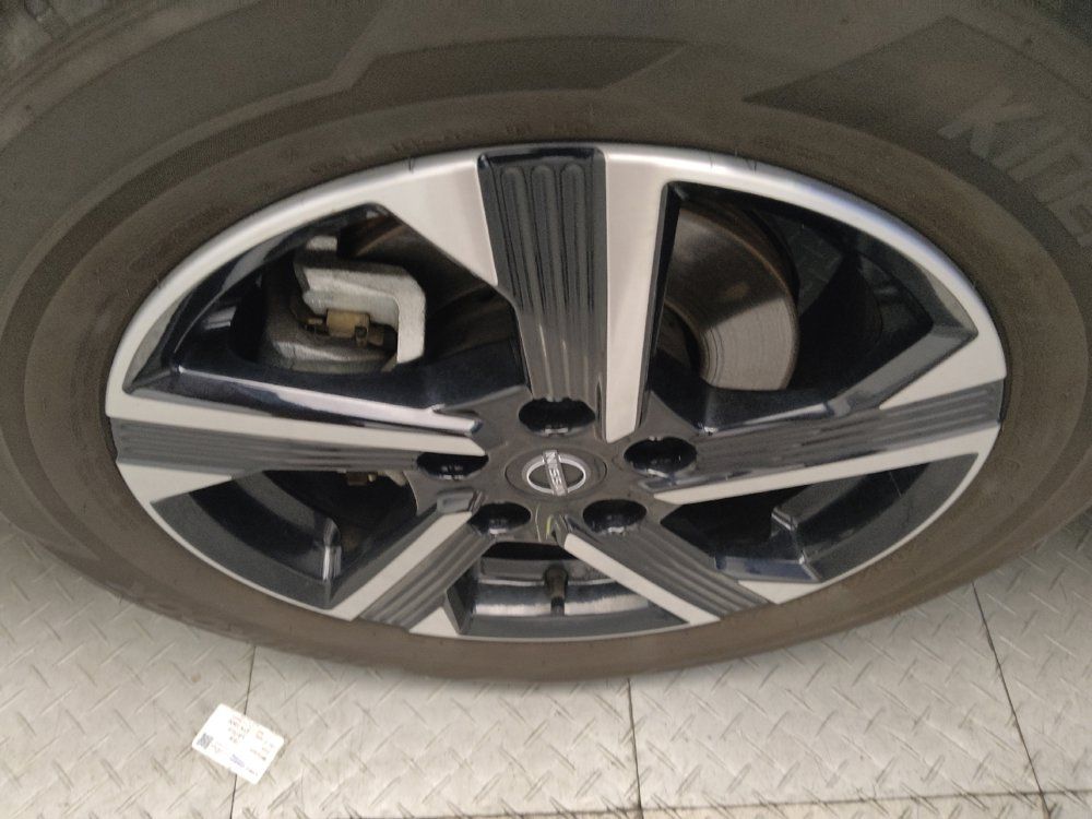 Used 2025 Nissan Sentra SV FWD image 31