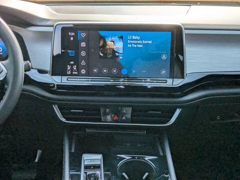 Used 2024 Volkswagen Atlas Cross Sport SE w/ Black Wheel Package FWD image 19