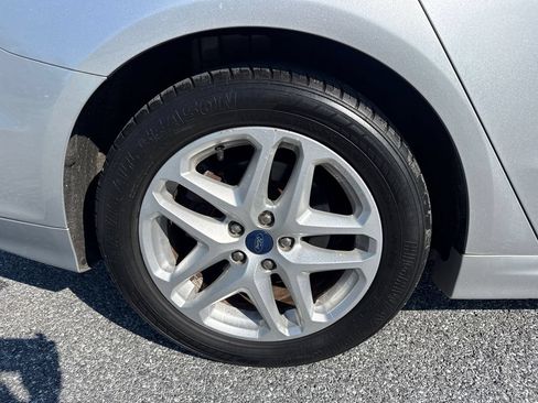 Used 2016 Ford Fusion SE FWD image 31