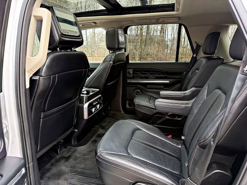 Used 2019 Ford Expedition Platinum image 21