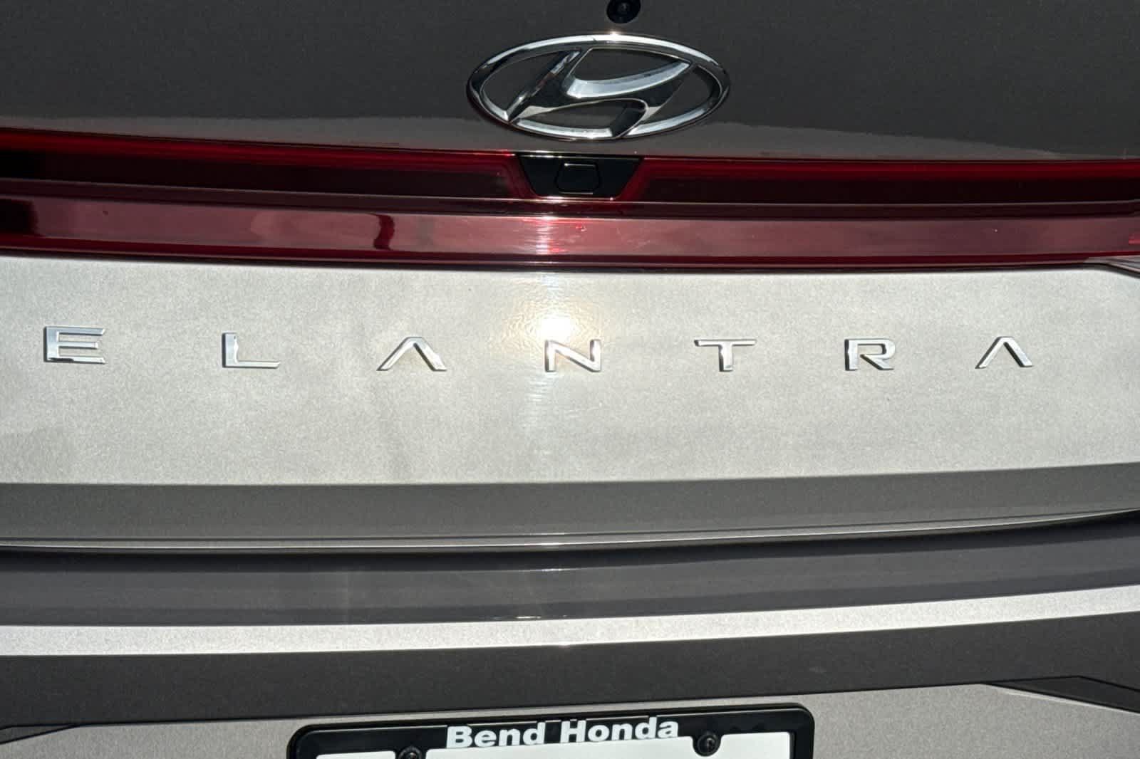 Used 2023 Hyundai Elantra SEL FWD image 12