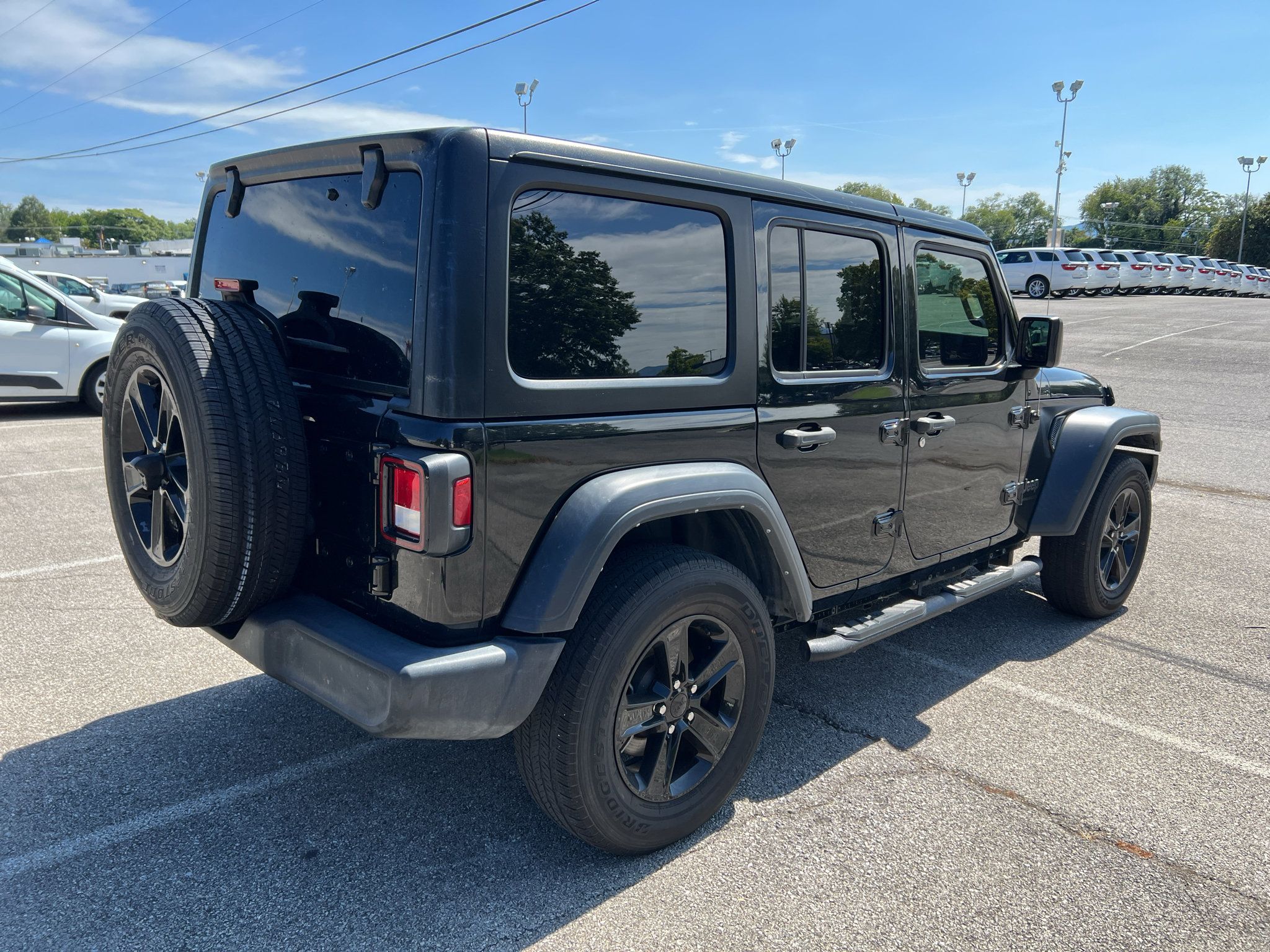 Used 2023 Jeep Wrangler Unlimited Sport AWD/4WD image 5