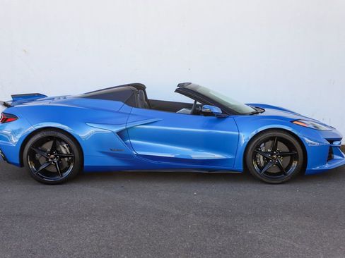 Used 2025 Chevrolet Corvette E-Ray AWD/4WD image 3