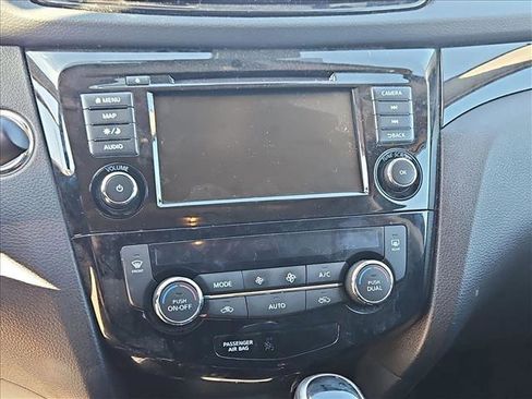 Used 2022 Nissan Rogue Sport SL w/ Premium Package image 12