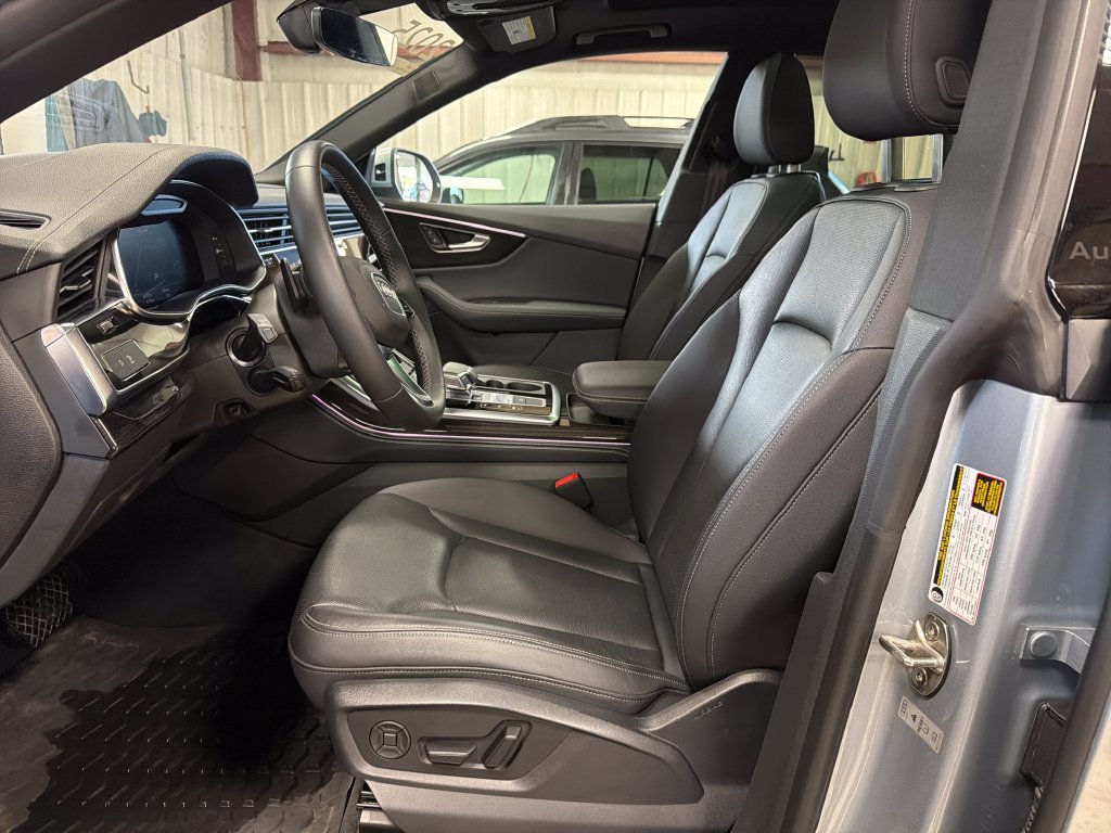 Certified 2025 Audi Q8 Premium Plus w/ Premium Plus Package AWD/4WD image 15