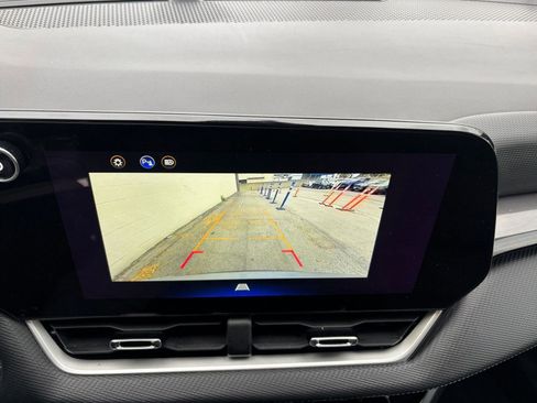 Used 2025 Chevrolet Equinox LT image 17