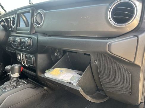 Used 2019 Jeep Wrangler Unlimited Sahara image 61