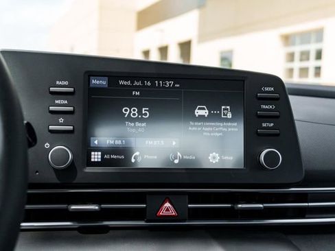 New 2025 Hyundai Elantra SE image 14