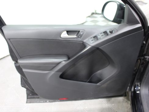 Used 2014 Volkswagen Tiguan SE FWD image 5