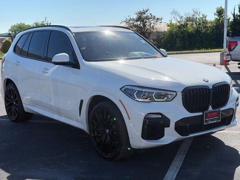 Used 2021 BMW X5 M50i w/ Executive Package AWD/4WD image 3