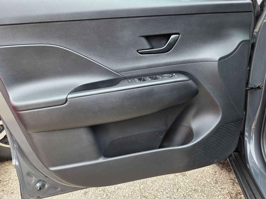 Used 2024 Hyundai Kona SEL AWD/4WD image 12