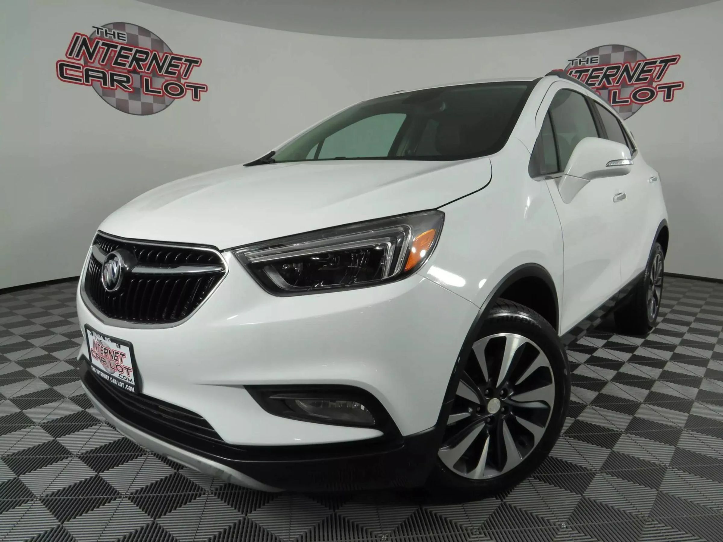 Used 2020 Buick Encore Essence AWD/4WD image 1