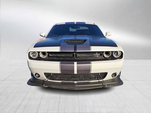 Used 2016 Dodge Challenger SRT w/ Technology Group image 3