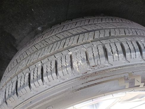 Used 2023 Chevrolet Suburban Premier image 28