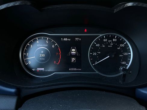 Used 2025 Nissan Versa SV image 33