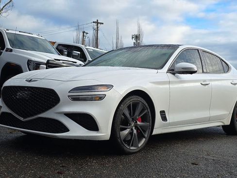 Used 2022 Genesis G70 3.3T w/ Sport Prestige Package image 7