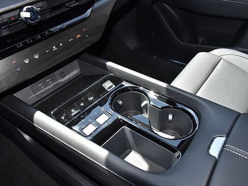 New 2025 Nissan Murano SV AWD/4WD image 13