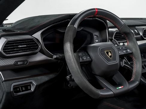 Used 2024 Lamborghini Urus Performante AWD/4WD image 14