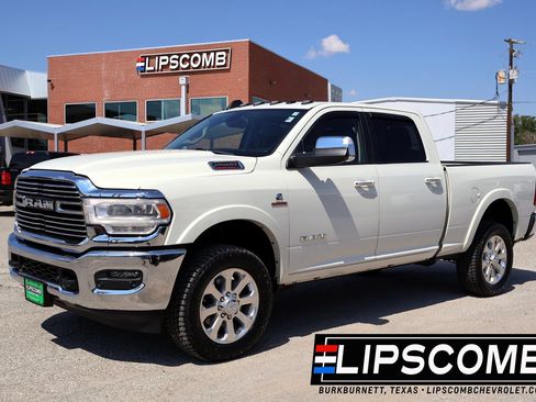 Used 2022 RAM 2500 Laramie AWD/4WD image 1