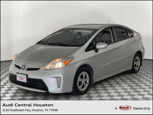 Used 2012 Toyota Prius Four FWD image 1