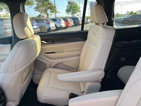 New 2026 Jeep Grand Cherokee L Limited w/ Limited Altitude Package AWD/4WD image 14