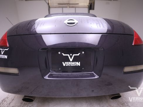 Used 2005 Nissan 350Z Touring image 4