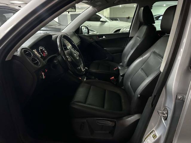 Used 2014 Volkswagen Tiguan SEL AWD/4WD image 35