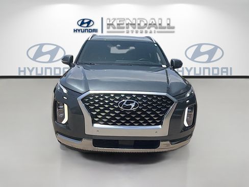 Used 2022 Hyundai Palisade Calligraphy FWD image 2
