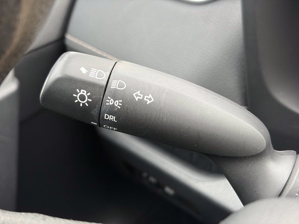 Used 2024 Toyota RAV4 LE AWD/4WD image 25