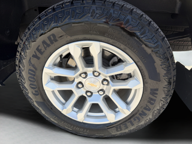 Used 2025 Chevrolet Silverado 1500 LT AWD/4WD image 35
